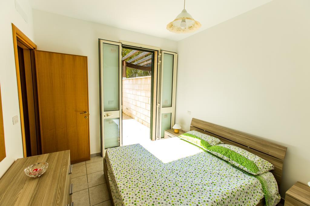 Complesso Gardencasa Villa Torre Suda Buitenkant foto